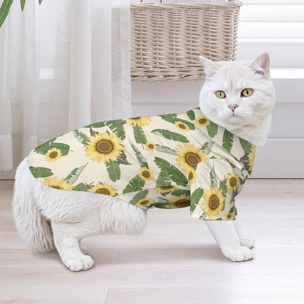 Pet shirt in classic design with sunflower pattern, made of breathable polyester for cats and dogs.
