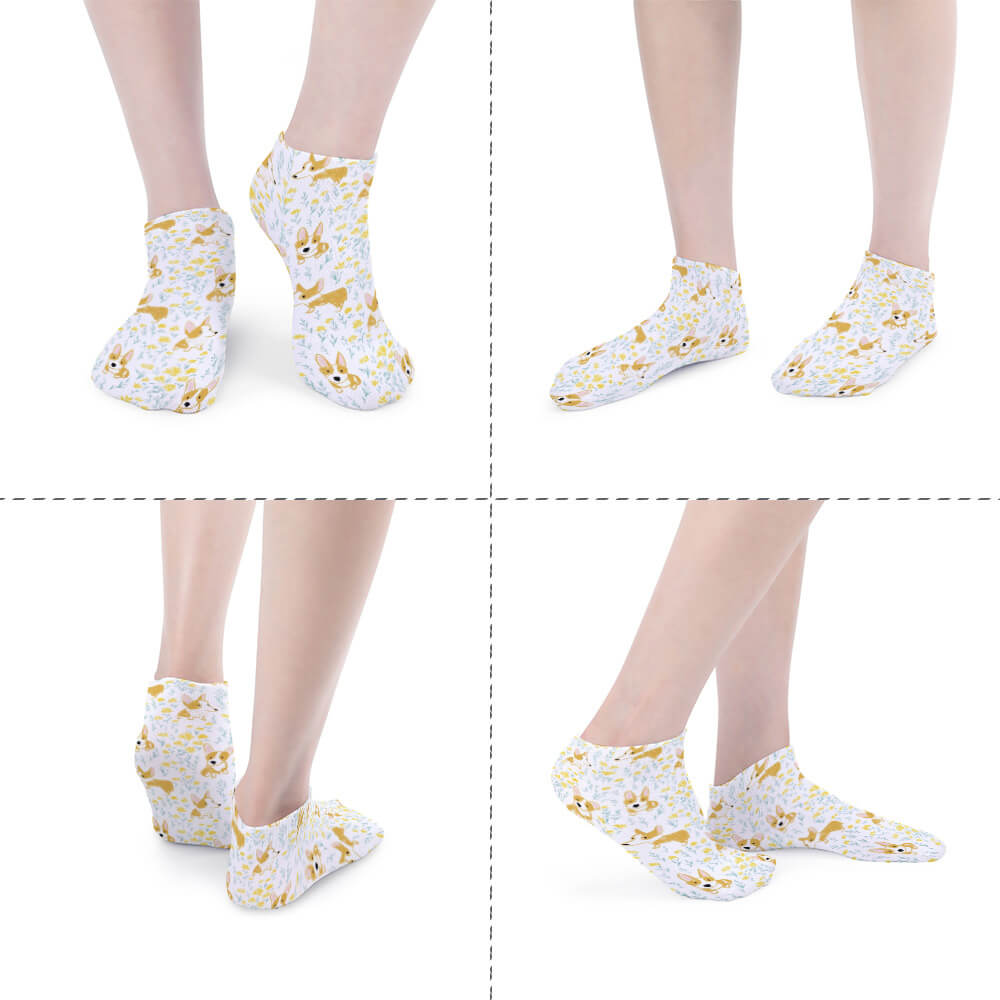 White socks with yellow patterns, comfortable and sweat-wicking, suitable for all seasons.