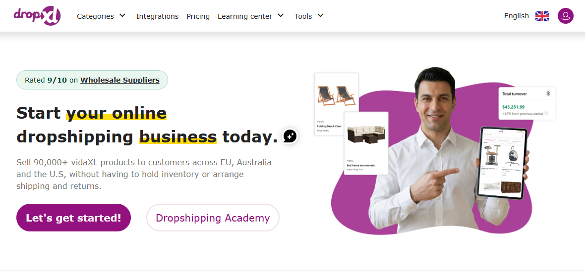 A man presenting the DropXL platform on a tablet for dropshipping Netherlands.