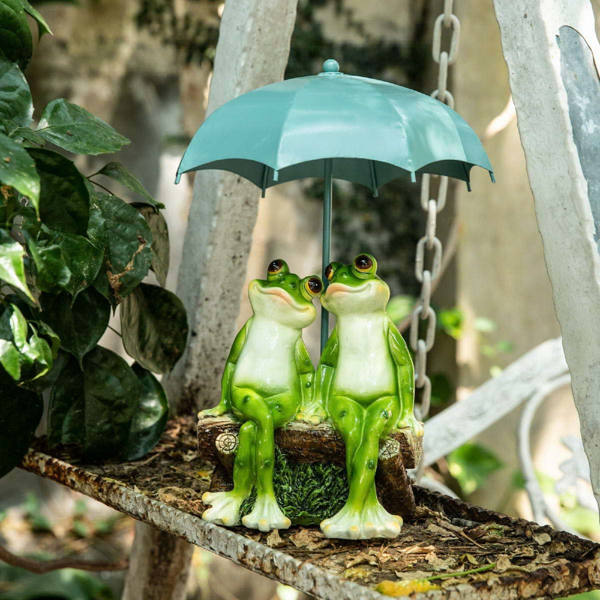 Frog garden set photographed as a freestanding outdoor decor piece