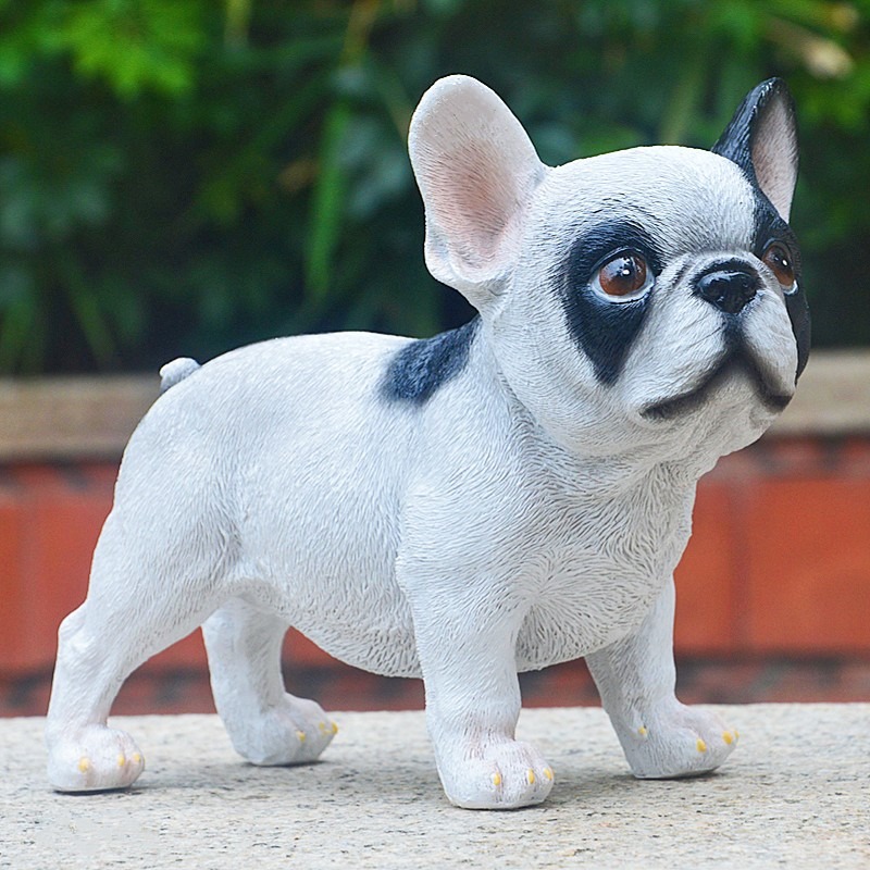 Close view of painted fur texture on a standing resin bulldog