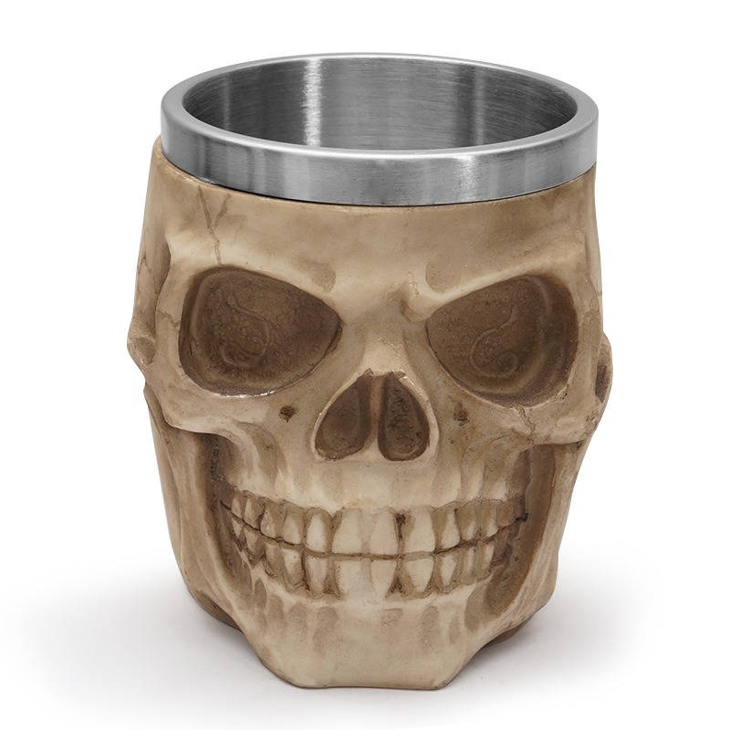 Skull tankard placed in a room as a display piece