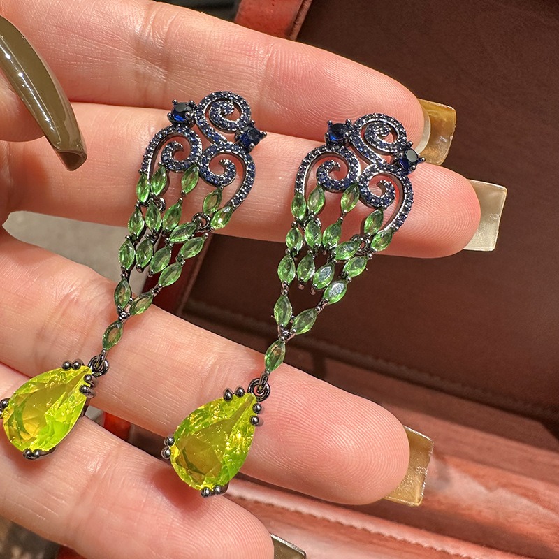 Temperament Green Water Drop Tassel Earrings Super Fairy Smart Crystal Earrings Fashionable