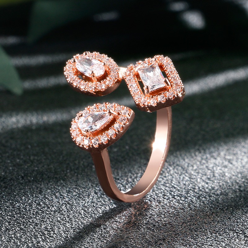 Creative design of geometric zirconia ring for Instagram influencer ...