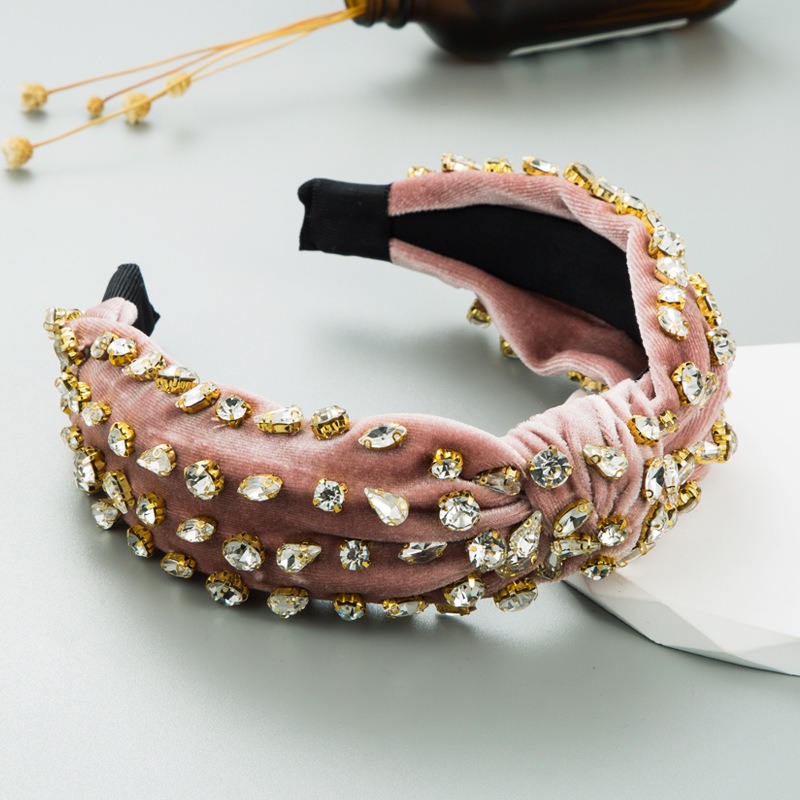 Mauve headband side profile with black inner lining