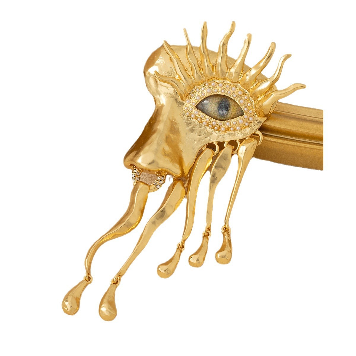 European and American hot devil's eye ancient style literary and artistic retro brooch