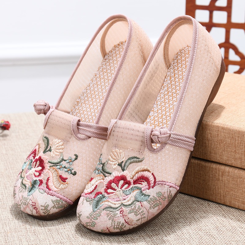 Breathable Mesh Women's Shoes Lightweight Soft Sole Women's Sports Shoes image 5