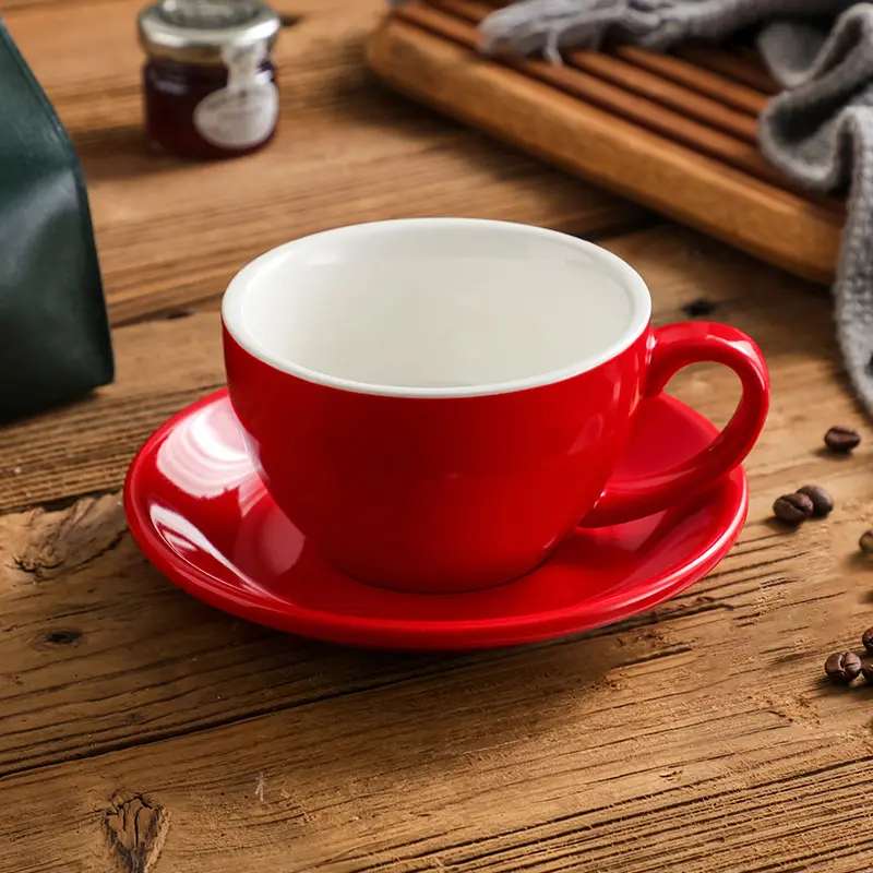 Taza de cerámica con plato, Rojo